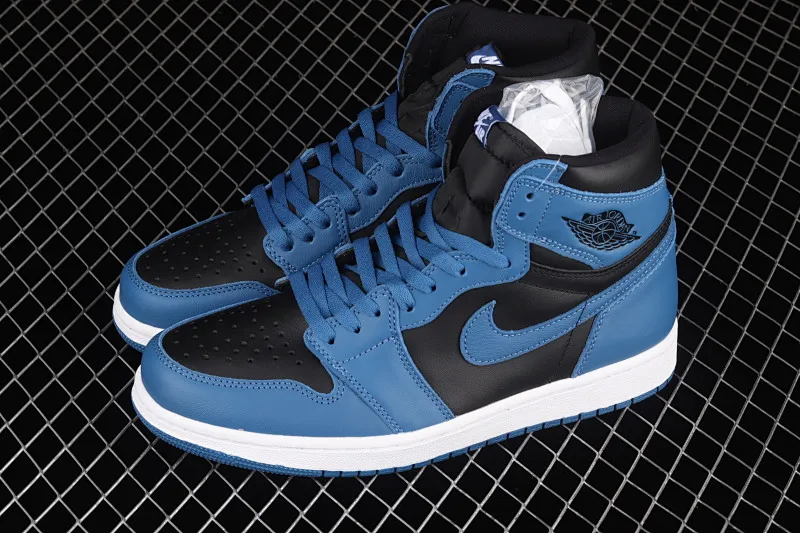 All categories Air Jordan Jordan series basketball shoes Air Jordan 1 High L version Air Jordan AJ1 High Retro AJ1 Joe 1 Royal Blue 2.0 high-top basketball shoes 555088-404